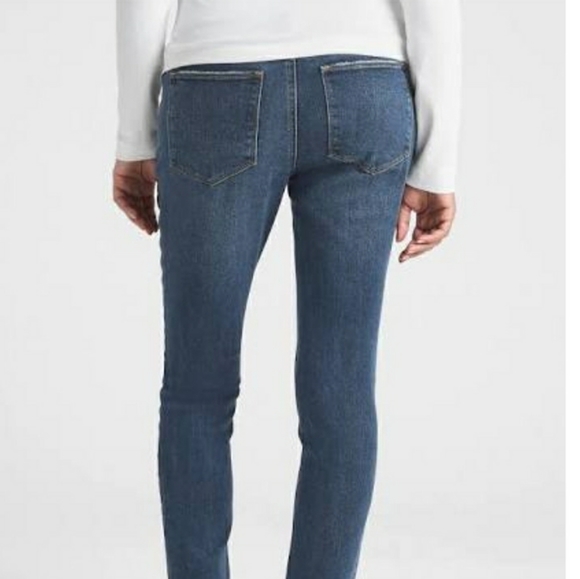 Old Navy maternity jeans size 4 - Picture 3 of 9